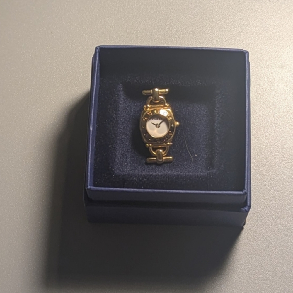 Vintage Gucci pin